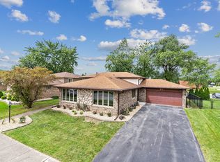 240 S Ingleside Ave, Glenwood, IL 60425