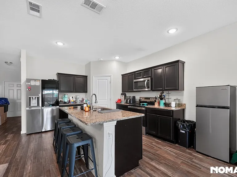 318 Dove Creek Ln — Photo 30