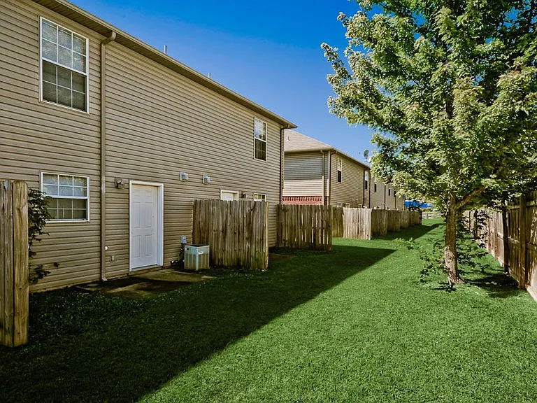 5817 Slape St — Photo 13