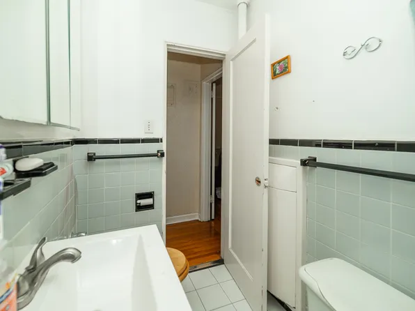 2271 Knapp Street image 15 of 24