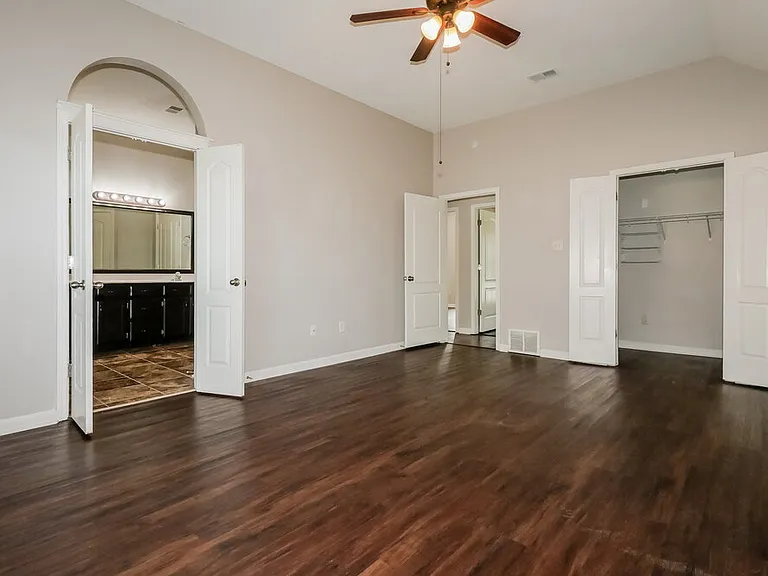 6391 Braybourne Main — Photo 9