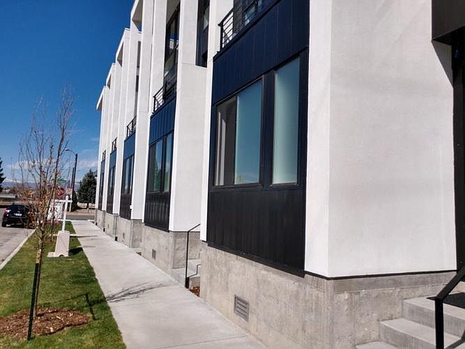 1st image of 351 W Warren Ave