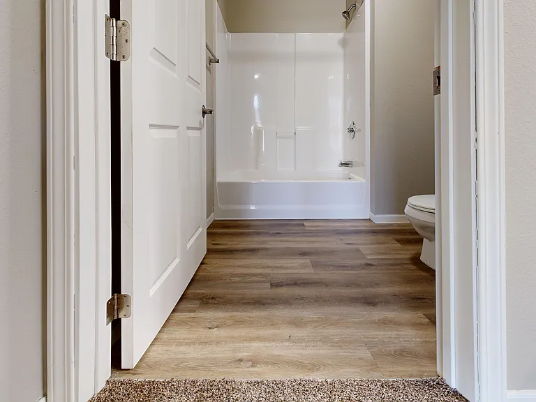 Timber Cove Apartments — Photo 14