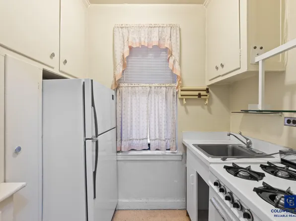 3000 Valentine Avenue image 7 of 9