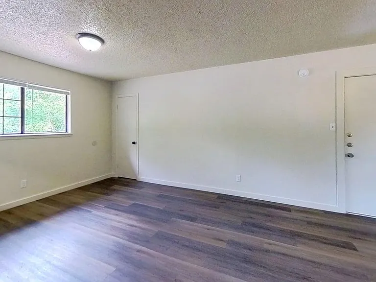 1015 W Martin Luther King Dr #B — Photo 10