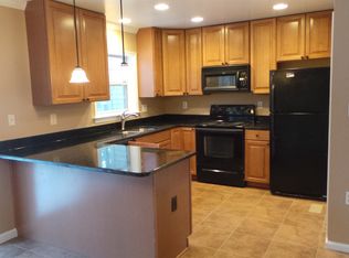 9583 Lindenbrook St, Fairfax, VA 22031