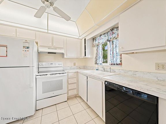 4th image of 171 Cape Shores Cir #3