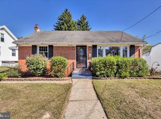 51 S Lippincott Ave, Maple Shade, NJ 08052