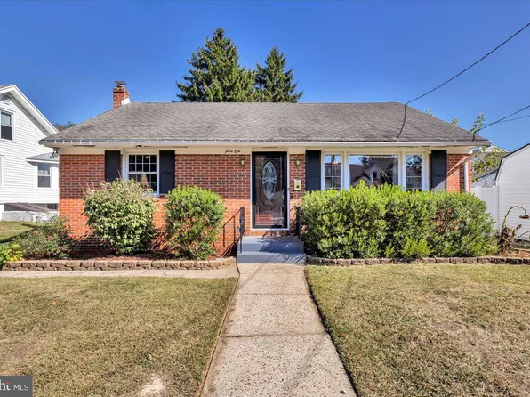 51 S Lippincott Ave, Maple Shade, NJ 08052