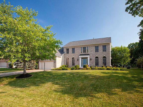 2nd image of 3023 Nantucket Dr