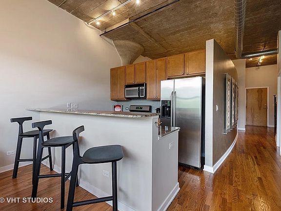 4th image of 1001 W 15th St #Gu31