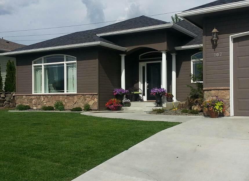 1st image of 107 S Meadowbrook Ln