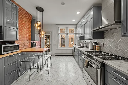 19 Cortes St #3 Photo 1