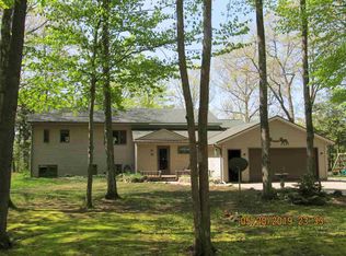 1040 Arbor St, Harbor Springs, MI 49740