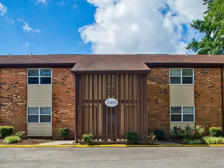 Vantage Apartments — Photo 9
