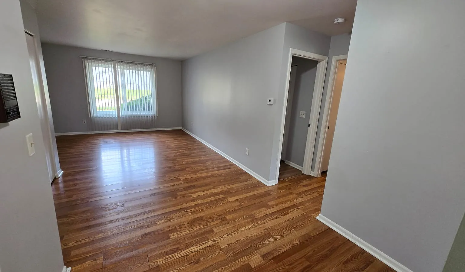 470 Echo Ln — Photo 3
