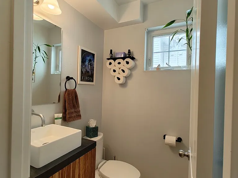 1542B 15th Ave S — Photo 7