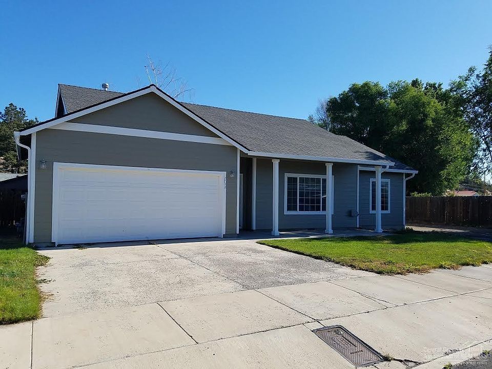 1st image of 2733 NE Carriage Ln