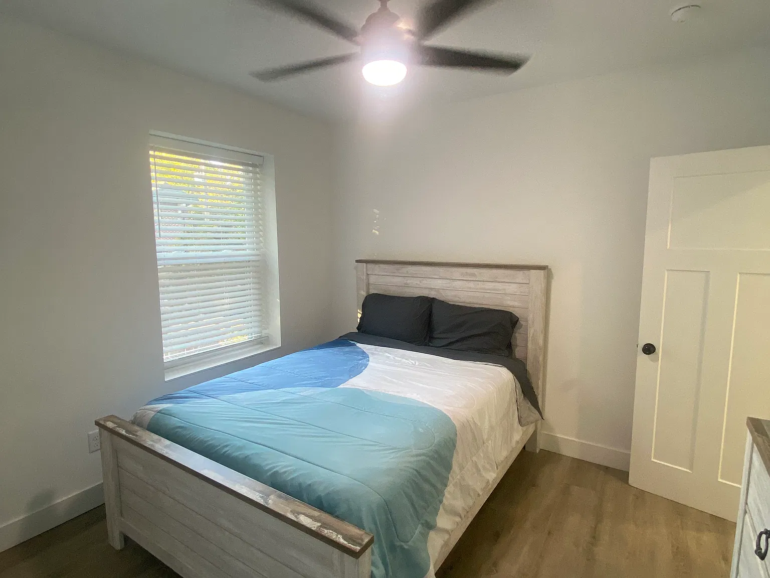 2 bed, 844 sqft, $1,600 — Photo 4