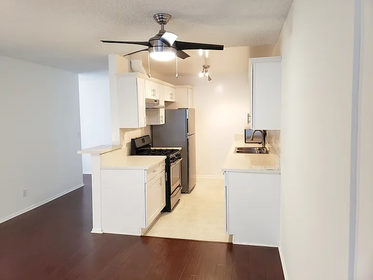 12333 Texas Ave — Photo 29