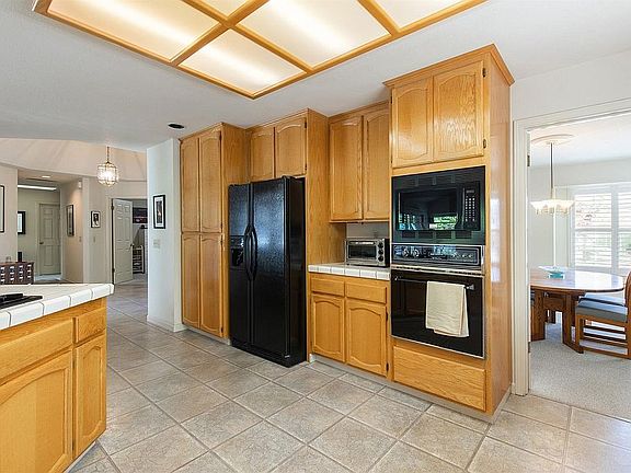 photo of old kitchen
