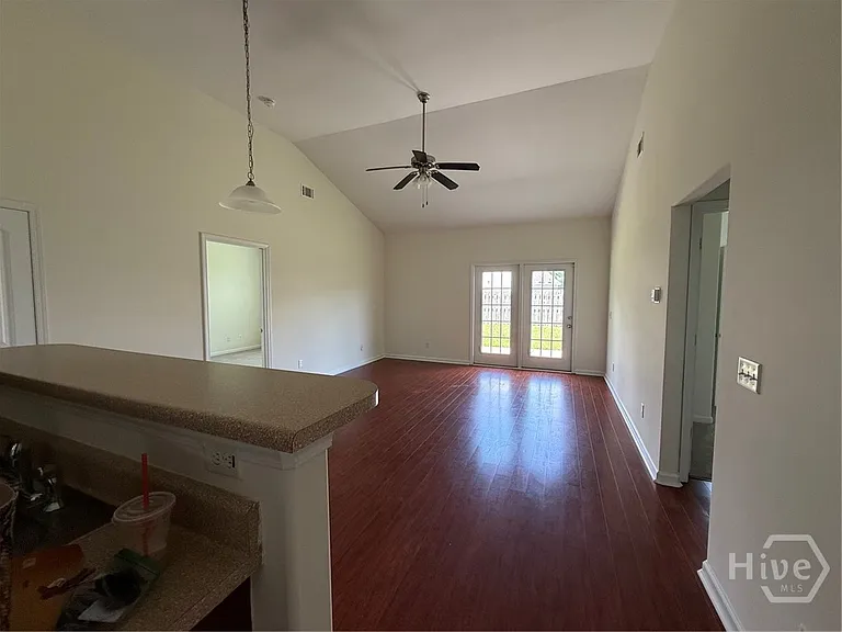 20 Wesleyan Dr — Photo 2