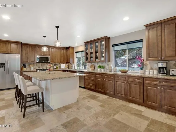 90 W La Paz Ct, Simi Valley, CA 93065