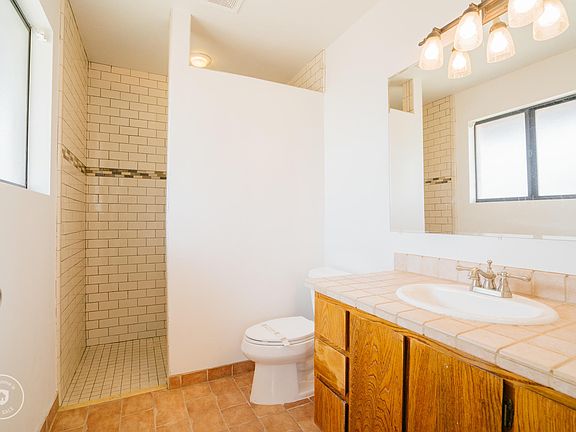 4th image of 3719 W Cochise Dr