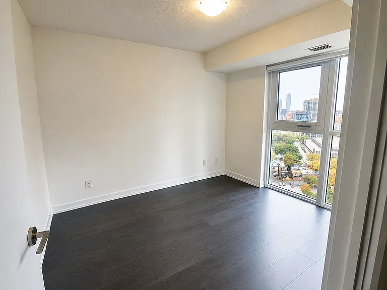 219 Dundas St E #2105 — Photo 4