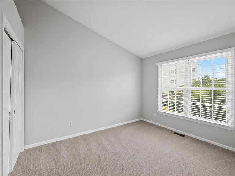 299 S Pickett St — Photo 28
