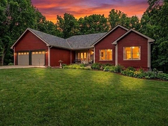 3rd image of 26550 Waverly Rd