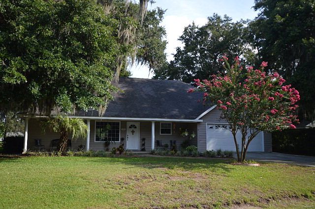 1st image of 120 Hidden Lakes Dr