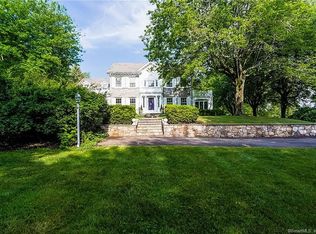 369 Pine St, Middletown, CT 06457