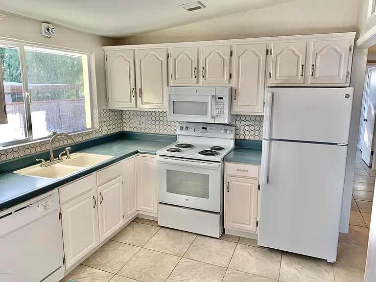 1011 W 1st Ave — Photo 6