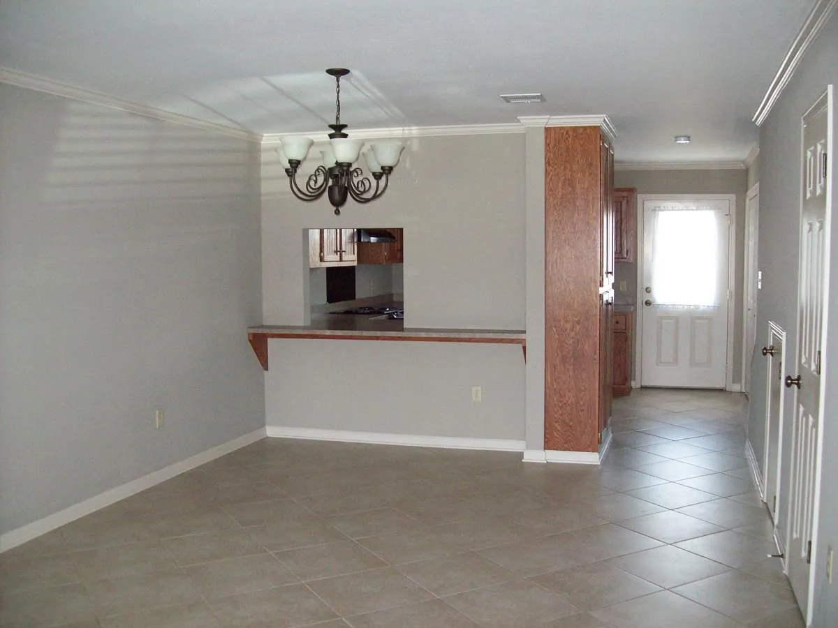 3 bed, 2.5 bath, 1550 sqft, $1,550 — Photo 4