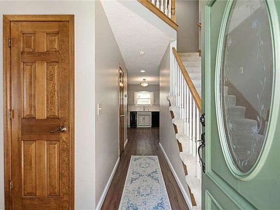 3rd image of 2023 NE Newport Ct