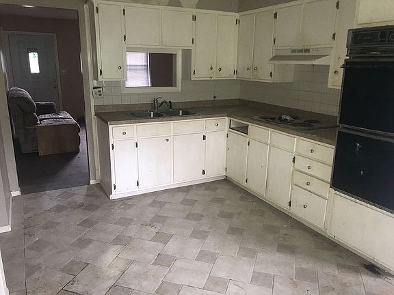 5th image of 11505 W Anderson St