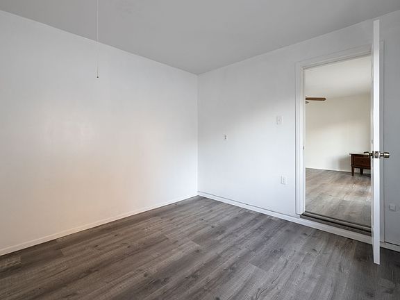 4th image of 1022 Ohio Ave #A