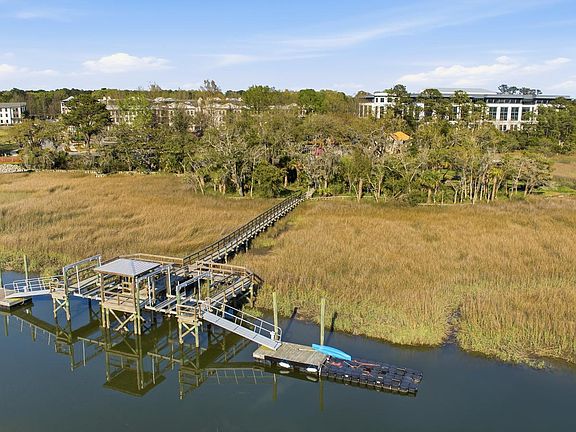 5th image of 1995 Daniel Island Dr