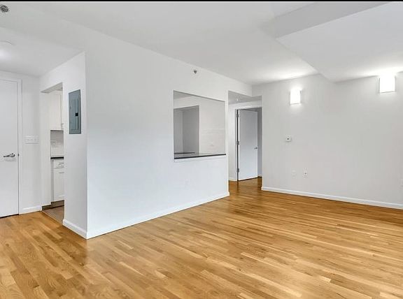 3rd image of 265 Van Brunt St APT 1A