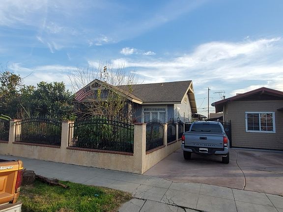 2nd image of 858 Hawthorne Pl