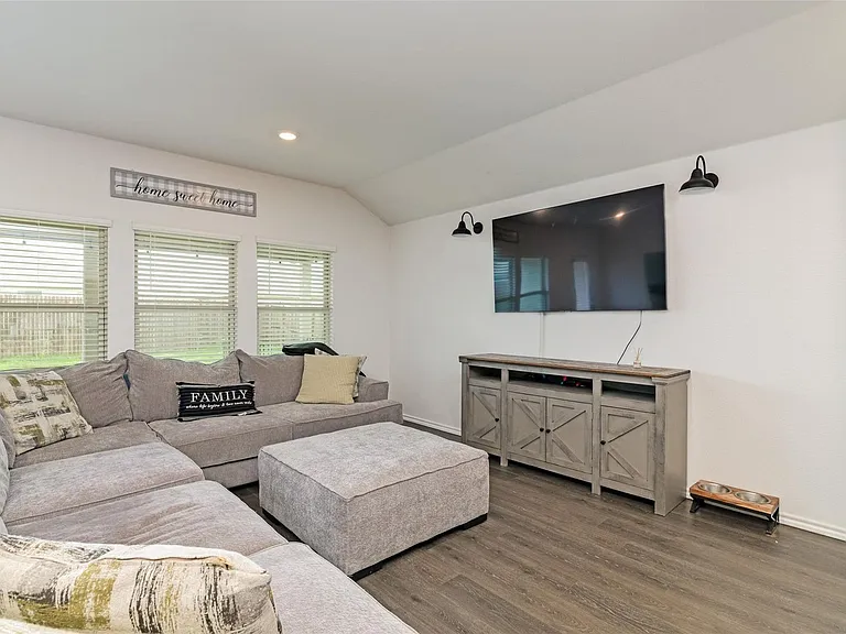 1004 Cotton Gin Ct — Photo 3