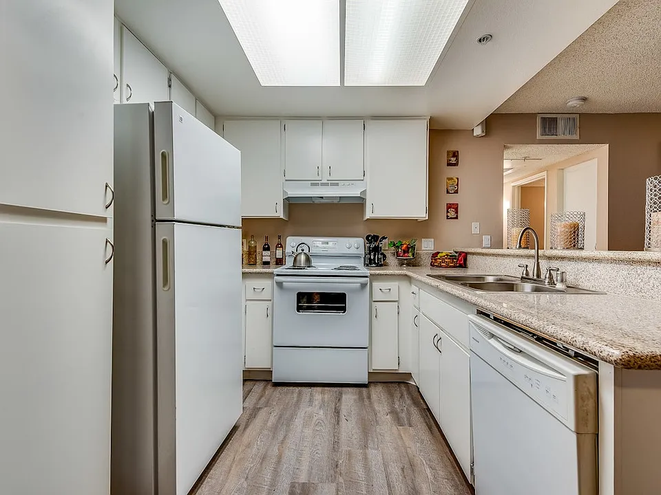 Maple Hill Apartments