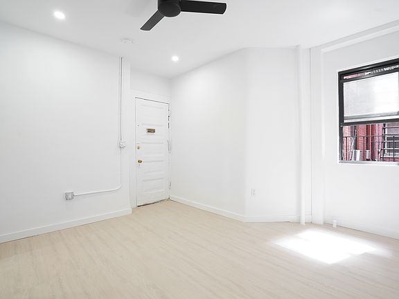 2nd image of 119 Elizabeth St APT 8