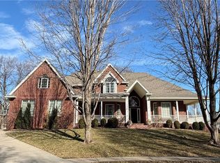 12400 Pembroke Ln, Leawood, KS 66209