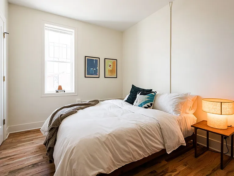 Sterling Apartments — Photo 4