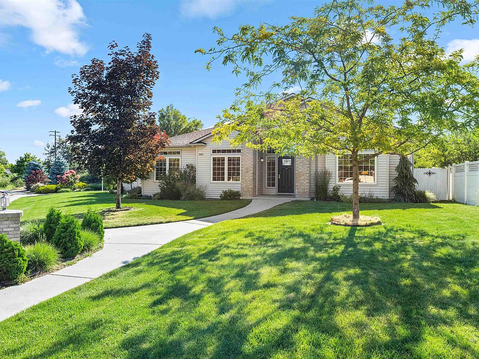 1st image of 2601 S Willow Brook Pl