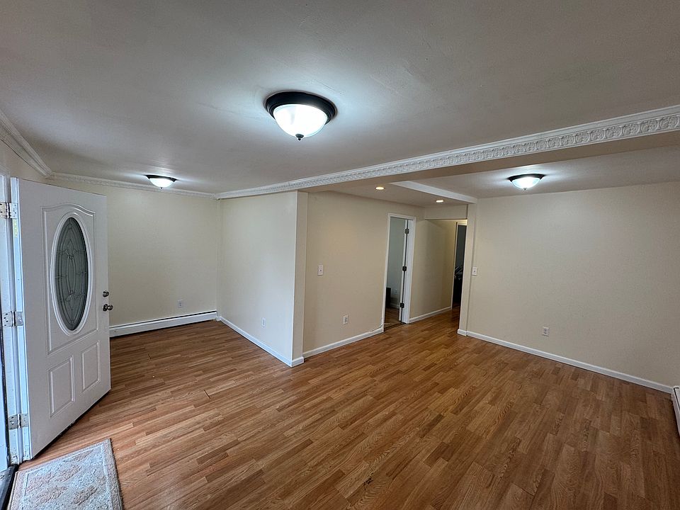 1st image of 32-34 Hempstead Ave