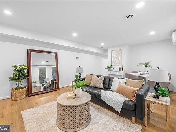 3rd image of 1338 Vermont Ave NW APT 2