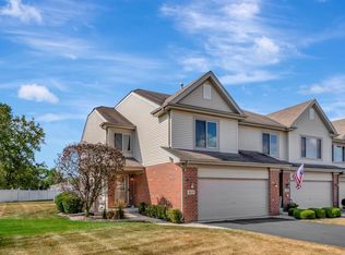 8231 Auburn Ln, Frankfort, IL 60423